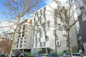 b&b hôTel Marseille Euromed, Марсель