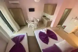 Hotel «Vila Ali», Ксамил
