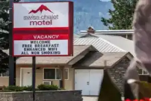 Мотель «Swiss Chalet», Ревелсток