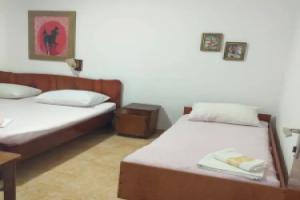 Apartment Antica Ground Floor Sleeps 5, Комижа