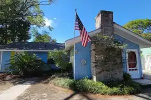 A Mermaid's Tale by Tybee Vacation Rentals, Тиби-Айленд