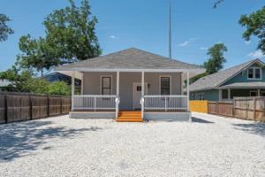 Walk to Riverwalk! 3br/2ba Gem Near Fun Downtown!, Сан-Антонио