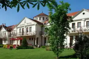 Ametiszt Hotel Harkány, Харкань