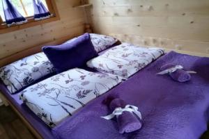 Cottage La Sierra with JACUZZI, Кореница