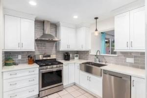Sunset ASU Private Pool Updated Kitchen Baths, Темпе