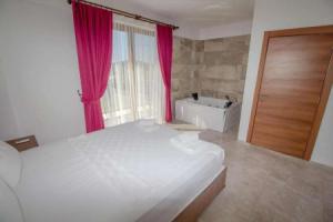 Nisa Villa, Özel Havuzlu, Fethiye, Олюдениз