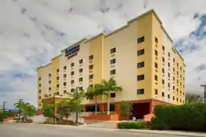 Отель «Fairfield Inn & Suites by Marriott Miami Airport South», Майами