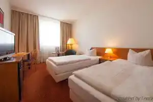 NOVINA HOTEL Südwestpark, Фюрт