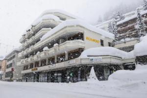 Wunderstay Alpine 403 Centric Studio Balcony/View, Давос