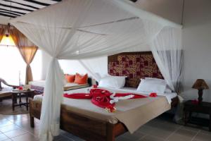 Spice Island & Resort, Джамбияни