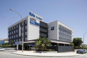 Отель «Ibis Budget Málaga Aeropuerto Avenida de Velazquez», Малага