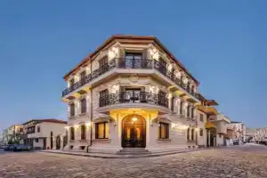 Arctic Boutique Hotel, Корча