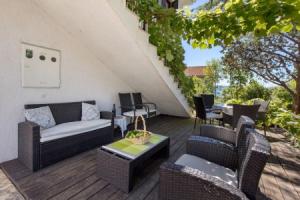 House Rose With Private Pool And Garden, Pinezići