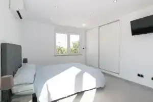 6 Bed Modern Luxury Villa 5 Min Walk to Beach!, Торревьеха