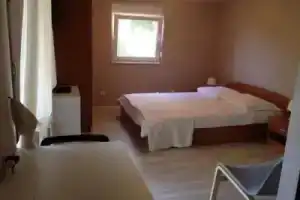 Apartman Hlanuda, Опатия