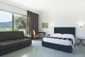 Hotel «Myrtus», Агрополи