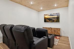 Brand New Private Pool Theater Game Room, Севьервилл