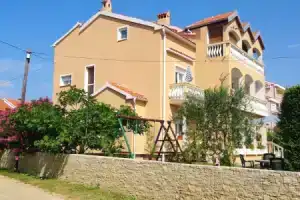 Apartment With 3 Bedrooms in Privlaka, With Wonderful sea View and Enc, Привлака