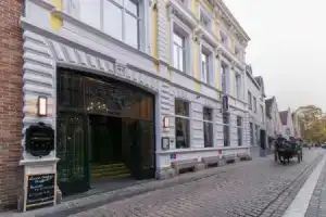 Hotel «Academie», Брюгге