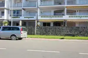 2 bedroom apartment within walking distance to the beach, Эмпуриабрава