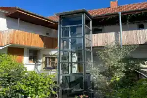 Klimatisierte Wohnung mit großer Terrasse, Дайдесхайм