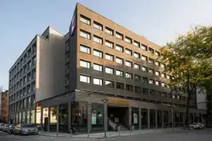 Stadthotel am Römerturm, Кёльн