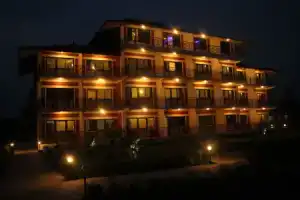 Hotel «Jungle Crown», Саураха