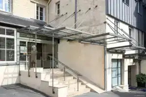 Hotel «Restaurant Le Dauphin et Le Spa du Prieuré», Кан