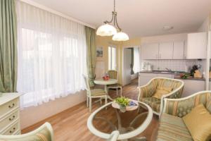 Inviting Apartment in Warnemünde near Golf Course, Варнемюнде
