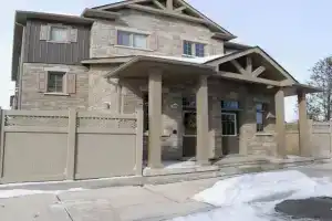 Boardwalk Homes - Executive Guest Rooms & Townhomes, Китченер