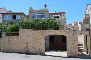 Brti - 250 m From Beach - A2 Smeđi, Супетар