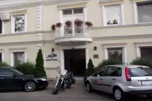 Tisza Alfa Hotel, Сегед