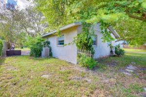 3 Mi to Riverwalk: Pet-friendly Home w/ Yard!, Брадентон