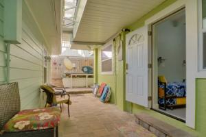 White Sands Retreat - 4 Bedroom White Sands House - BTR 65037, Клируотер Бич