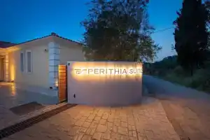 Perithia Suites, Контокали
