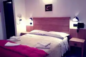 Hotel «Globus», Римини