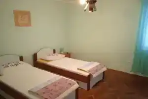 Comfortable Apartment, Zadar Borik, up To 5 Persons, Козино