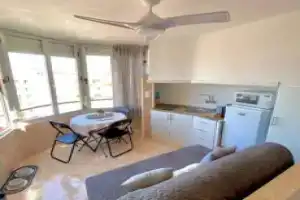 Promar estudio LA COLMENA con piscina a 100m de la playa, Ла-Пинеда