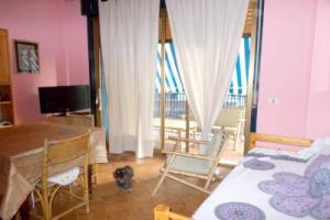 Apartment With one Bedroom in Giardini Naxos, With Wonderful sea View,, Джиардини-Наксос
