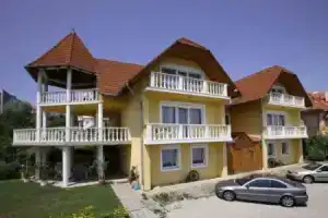 Gelencsr Pension, Хевиз
