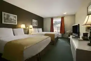 Отель «Super 8 by Wyndham BC», Ревелсток