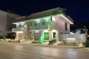 Golden apartments, Монтесильвано