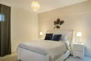 Beachfront Condo Costa del Sol Sleeps 6, Хуан-Долио