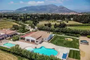 Sisula Country Hotel & Spa, Орозеи