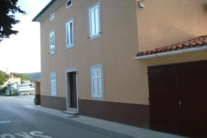 Apartments Nives, Црес