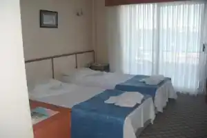 Pasifik Hotel, Чешме