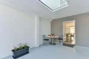 Villa Dragica mit Pool auf Terasse nur 50 m vom Meer in Privlaka, Kroatien, Привлака