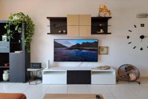 "NEW" Sunny 2 Bedroom Apartment in Costa Adeje, Адехе
