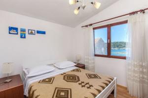 Apartment Neda, Рогозница