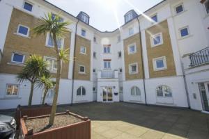 Marina Apartment Parking by Brighton Holiday Lets, Брайтон